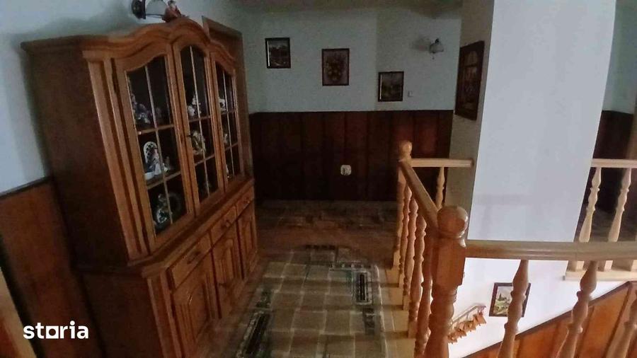 Casă cu 7 camere cu Teren 700 Mp în Caransebeș