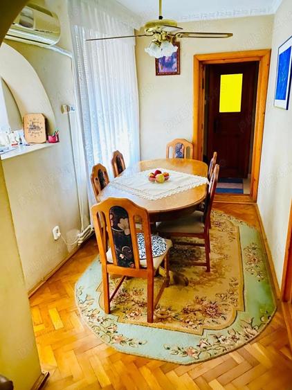 Apartament cu 4 camere în Central
