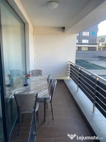 Apartament cu 4 camere decomandat în Poiana Brașov