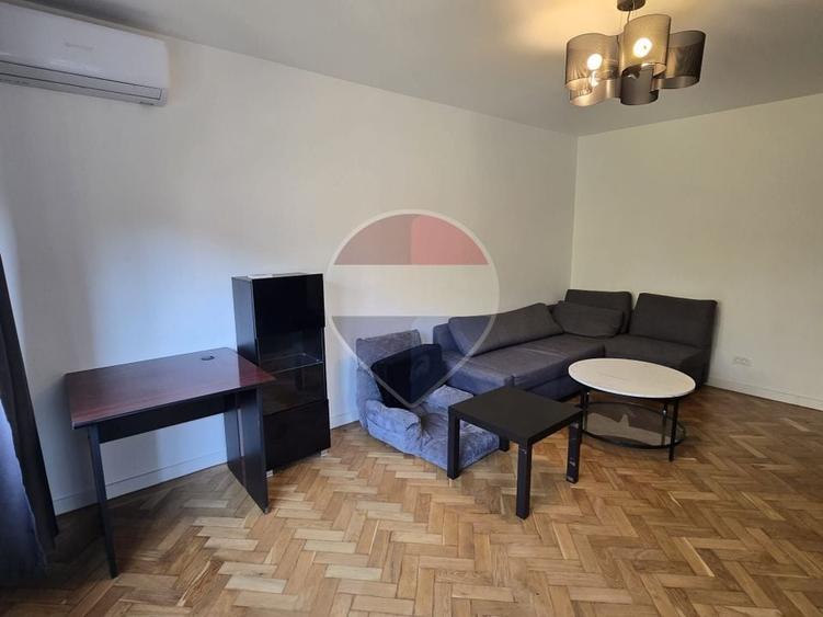 Apartament cu 2 camere decomandat, mobilat în Sebastian