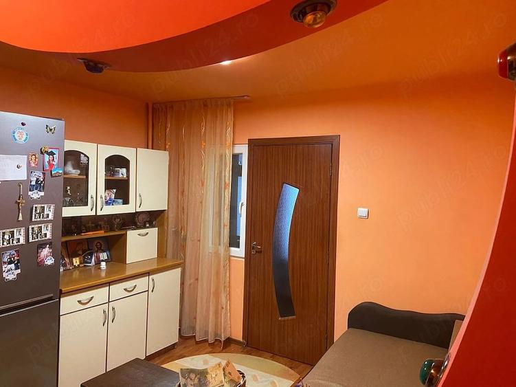Apartament cu 2 camere decomandat în Craiovița Nouă