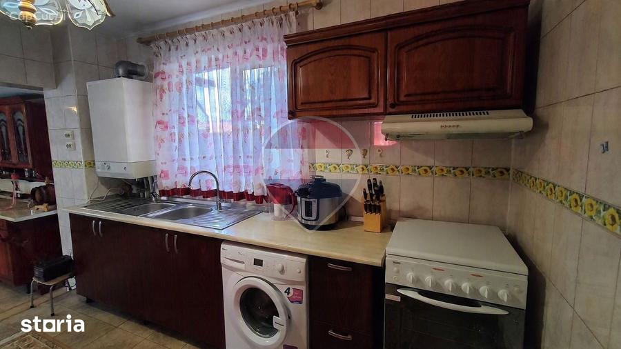 Casă cu 5 camere cu Teren 550 Mp în Tărtășești