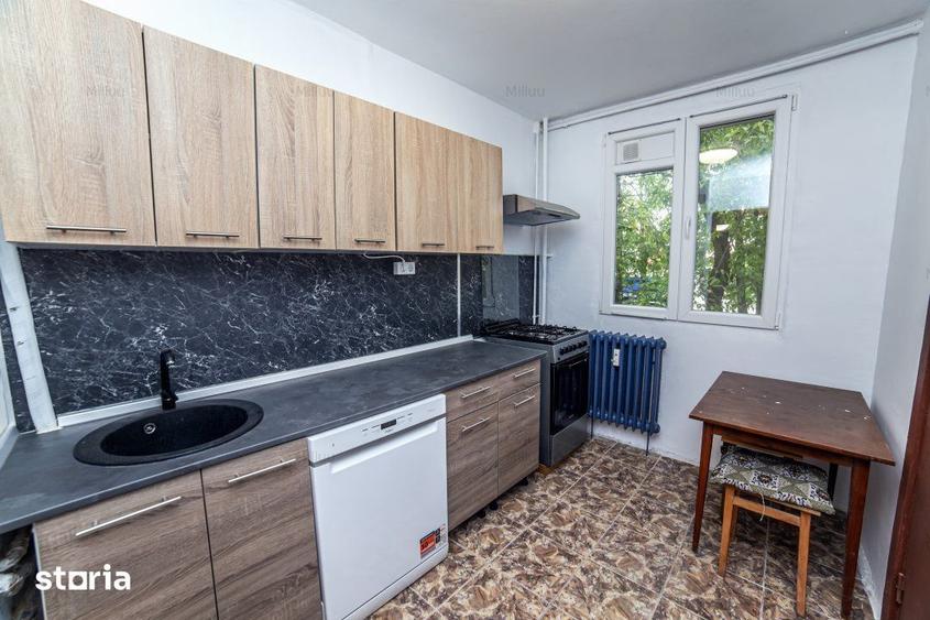 Apartament cu 3 camere decomandat, mobilat în Drumul Taberei