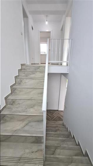 Duplex cu 4 camere cu Canalizare în Valea Lupului