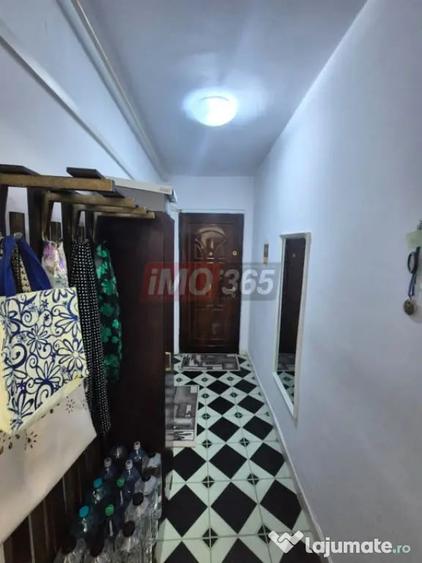 Apartament cu 3 camere decomandat în Găvana