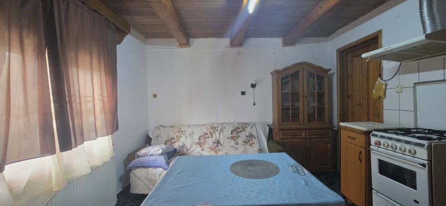 Casă individuală cu 5 camere cu Canalizare în Nord-Est