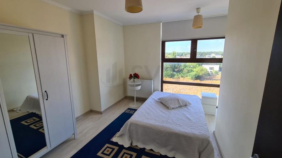 Apartament cu 4 camere semidecomandat, mobilat în Pipera