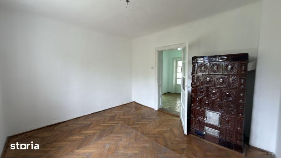 Casă cu 3 camere cu Teren 2200 Mp în Șișești