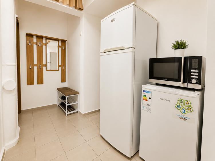 Apartament cu 2 camere semidecomandat în Girocului