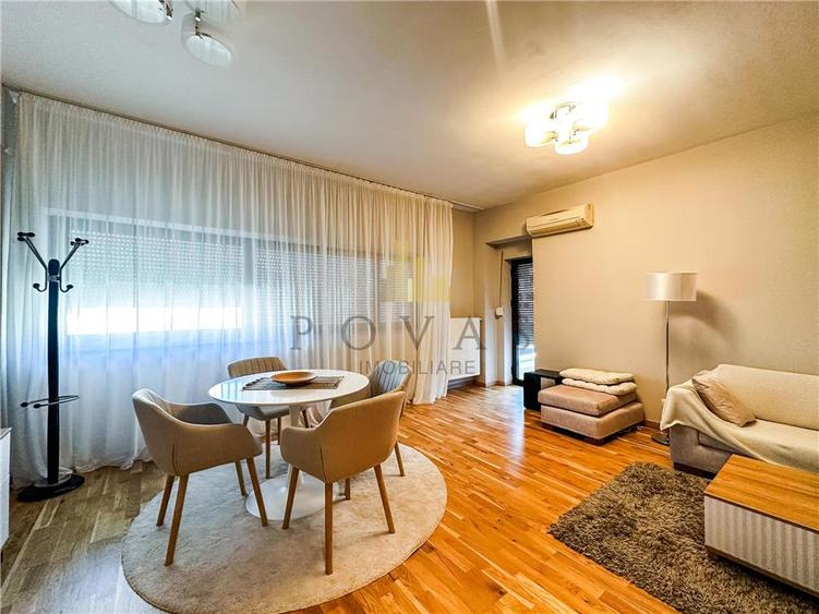 Apartament cu 3 camere decomandat, mobilat în Băneasa