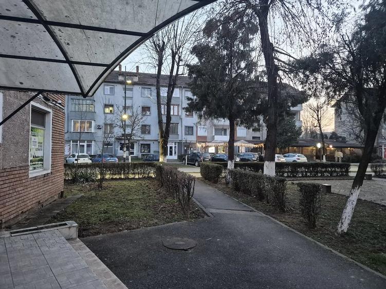Spațiu comercial, de 58 mp, în Central