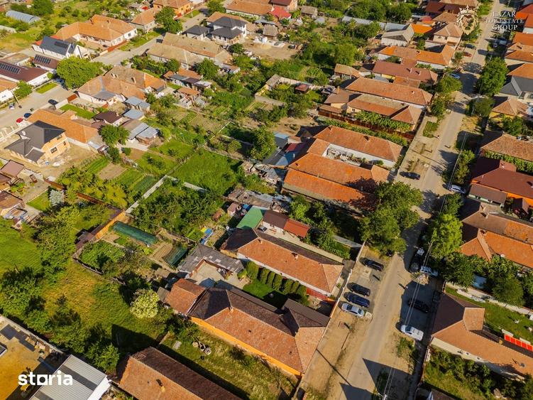 Casă cu 5 camere cu Teren 1065 Mp în Vladimirescu