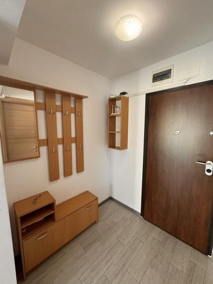 Apartament cu 2 camere semidecomandat în Tractorul