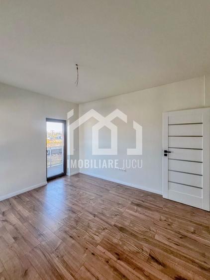 Apartament cu 3 camere semidecomandat în Jucu de Mijloc