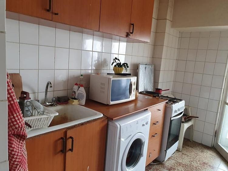 Apartament cu 4 camere decomandat în Muncii