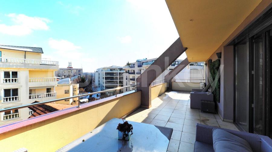 Apartament cu 4 camere decomandat, mobilat în Herăstrău