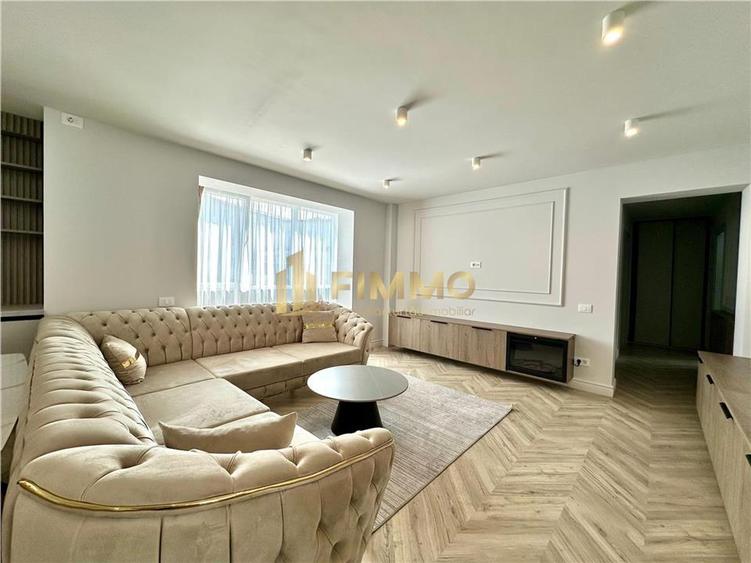 Apartament cu 3 camere semidecomandat în Policlinica