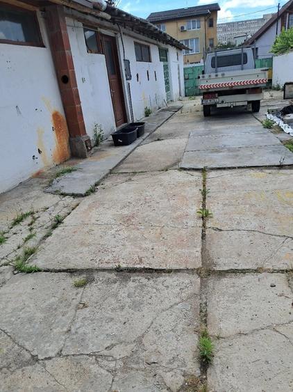 Teren de 360 mp, în 1 Mai