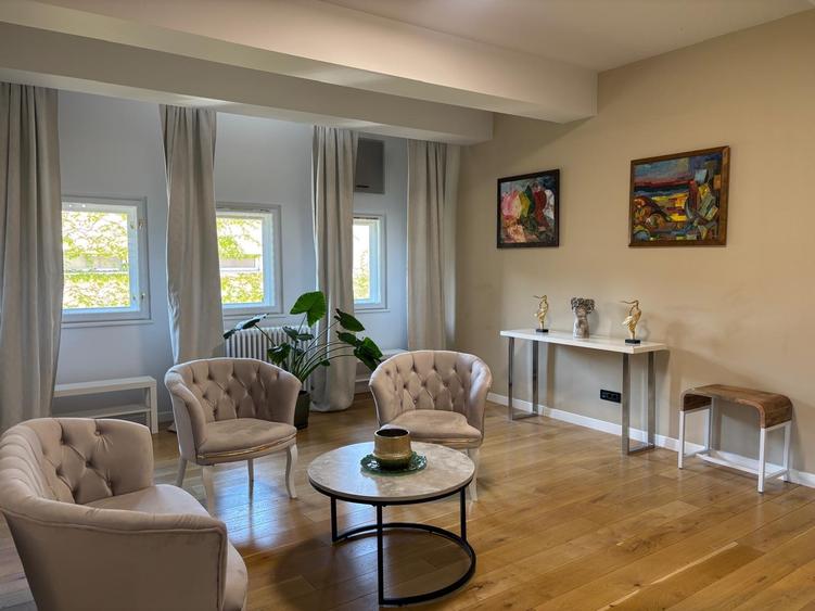 Apartament cu 4 camere decomandat în Dorobanți