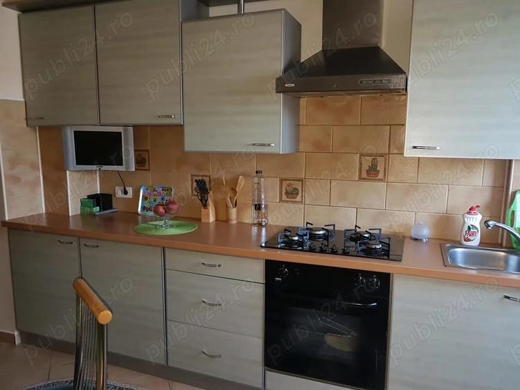Apartament cu 3 camere decomandat în Tipografilor