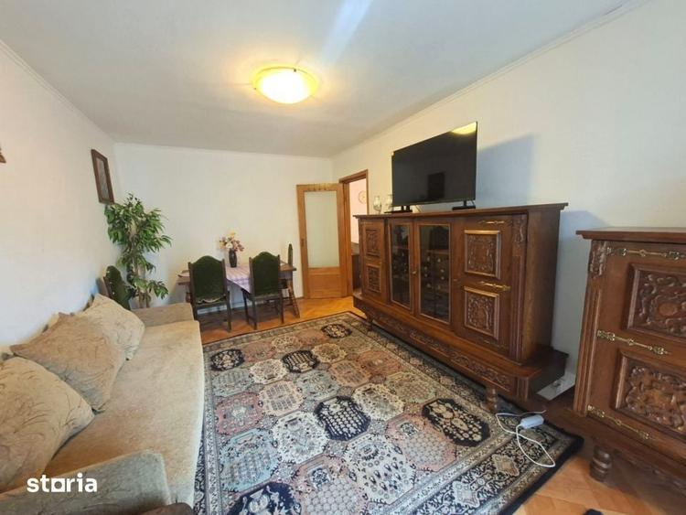 Apartament cu 3 camere în Calea Dumbrăvii
