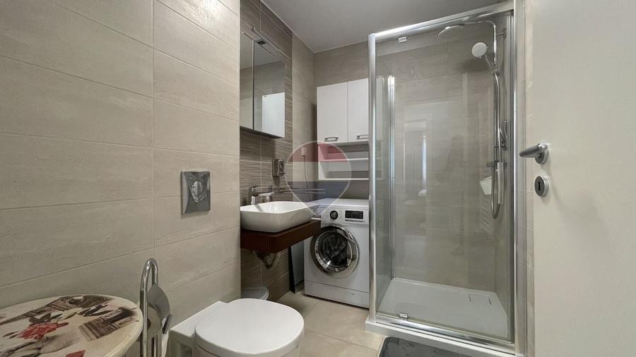 Apartament cu 3 camere decomandat, mobilat în Tractorul