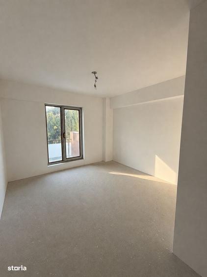 Apartament cu 3 camere decomandat în Aviației