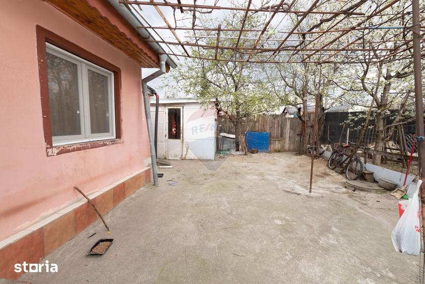 Casă cu 2 camere cu Teren 266 Mp în Giulești