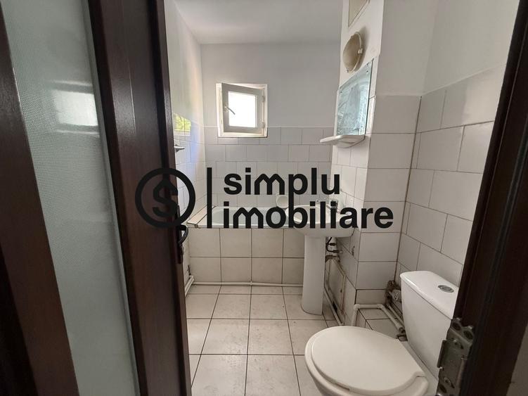 Apartament cu 2 camere semidecomandat în Craiovița Nouă