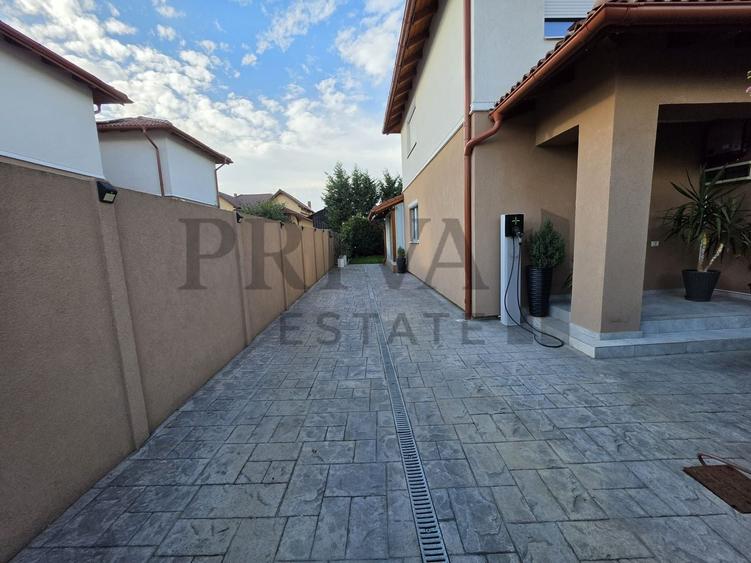 Duplex cu 4 camere cu Canalizare în Moșnița Nouă