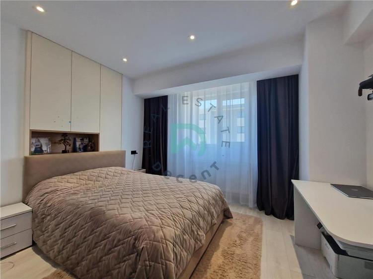 Apartament cu 4 camere decomandat, mobilat în Tractorul