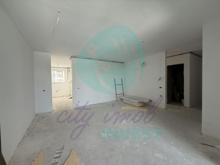 Apartament cu 3 camere semidecomandat în Barbu Văcărescu