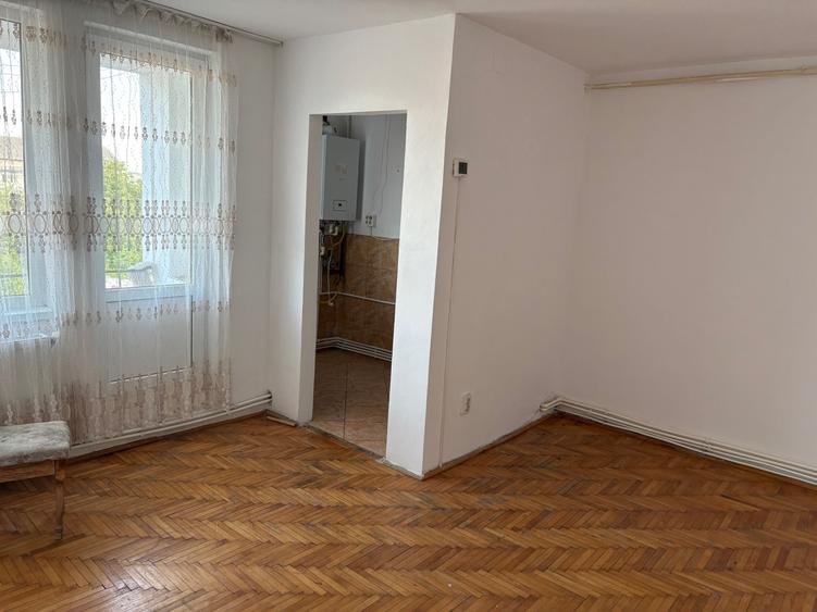 Garsonieră semidecomandată în Central