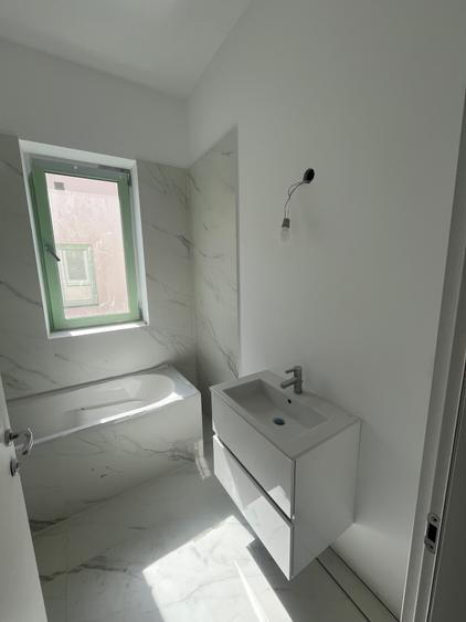 Casă individuală cu 5 camere cu Canalizare în Voluntari
