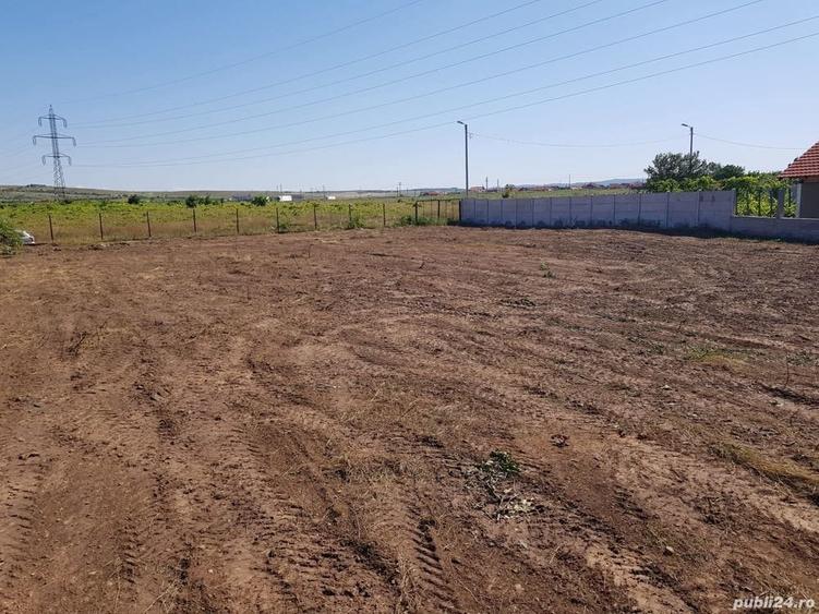 Teren de 1800 mp, în Schela
