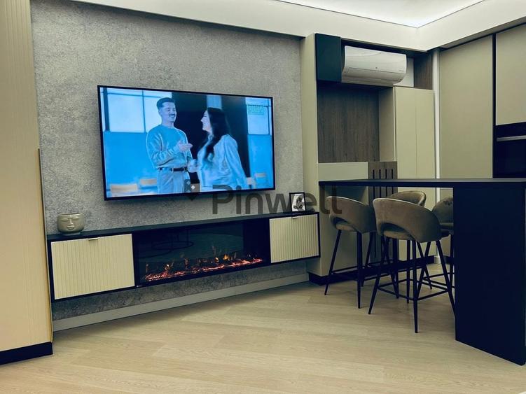 Apartament cu 3 camere semidecomandat, mobilat în Pipera