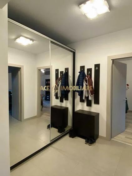 Apartament cu 2 camere semidecomandat, mobilat în Regie