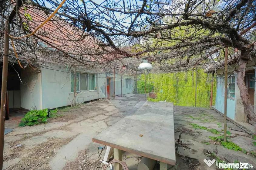 Casă cu 4 camere cu Teren 1425 Mp în Podgoria