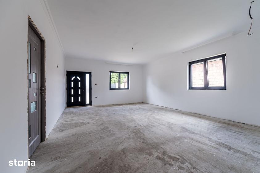 Casă cu 4 camere cu Teren 511 Mp în Grădiște