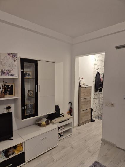 Apartament cu 2 camere nedecomandat în Astra