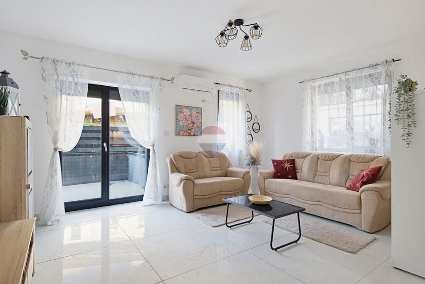 Apartament cu 2 camere decomandat, mobilat în Ultracentral