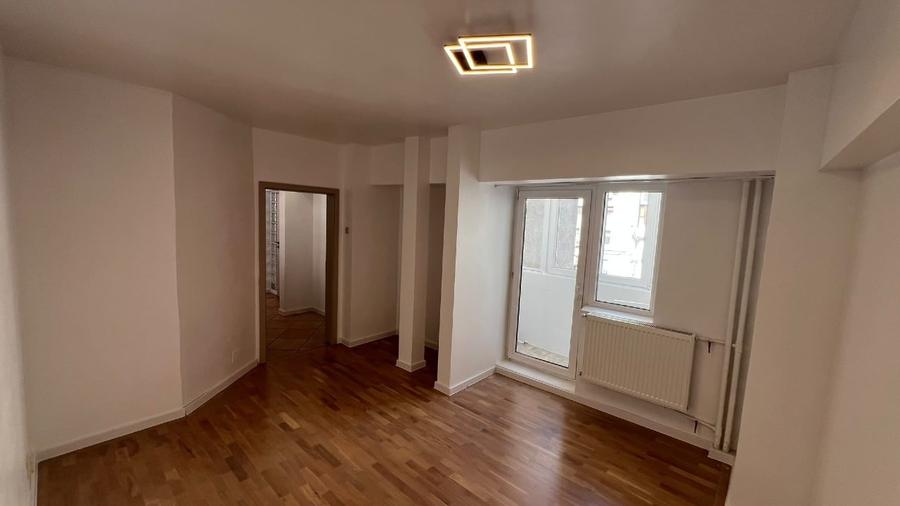 Apartament cu 3 camere decomandat, mobilat în Unirii