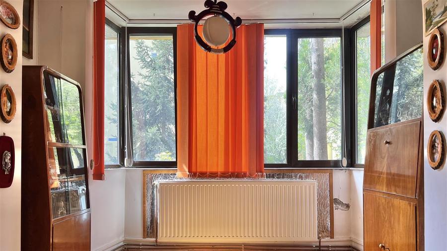 Apartament cu 3 camere semidecomandat în Astra
