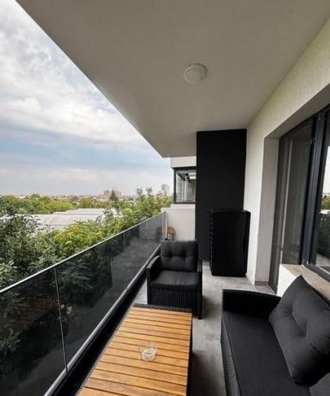 Apartament cu 2 camere decomandat, mobilat în Apărătorii Patriei