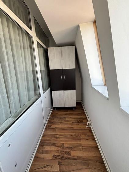 Apartament cu 3 camere decomandat în Turnișor