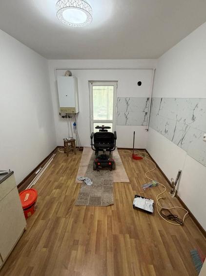 Apartament cu 3 camere decomandat în Valea Moșneagului