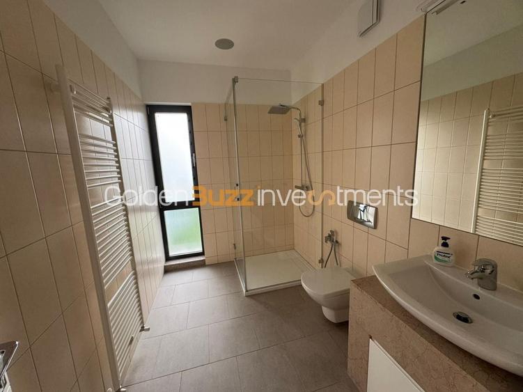 Apartament cu 4 camere decomandat în Băneasa