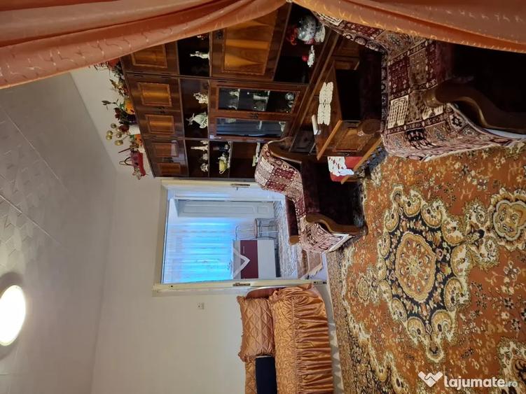 Casă cu 4 camere în Ghioroc
