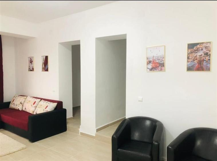 Apartament cu 4 camere decomandat, mobilat în Aeroport