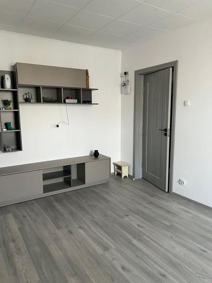 Apartament cu 2 camere decomandat în Berceni